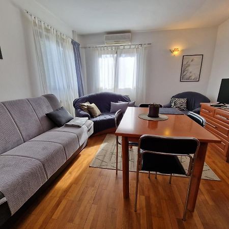 Apartments Katarina - New Renovated روفينج المظهر الخارجي الصورة