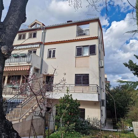 Apartments Katarina - New Renovated روفينج المظهر الخارجي الصورة