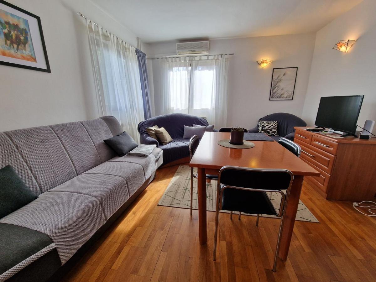 Apartments Katarina - New Renovated روفينج المظهر الخارجي الصورة