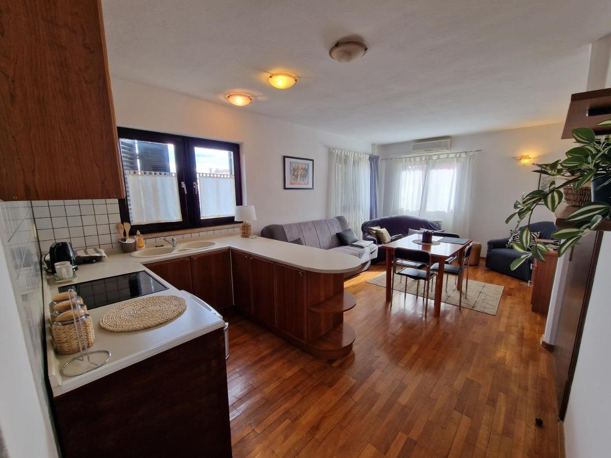Apartments Katarina - New Renovated روفينج المظهر الخارجي الصورة