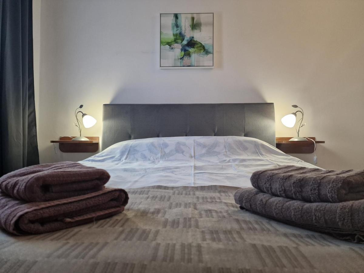 Apartments Katarina - New Renovated روفينج المظهر الخارجي الصورة