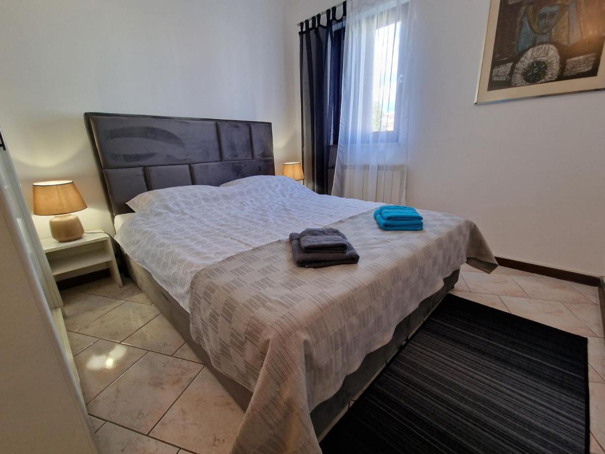 Apartments Katarina - New Renovated روفينج المظهر الخارجي الصورة