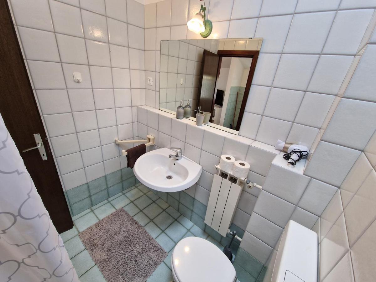 Apartments Katarina - New Renovated روفينج المظهر الخارجي الصورة