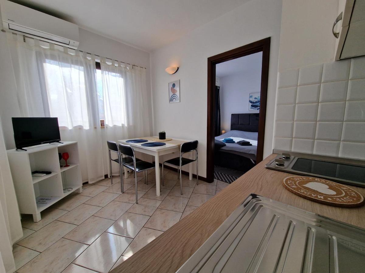 Apartments Katarina - New Renovated روفينج المظهر الخارجي الصورة
