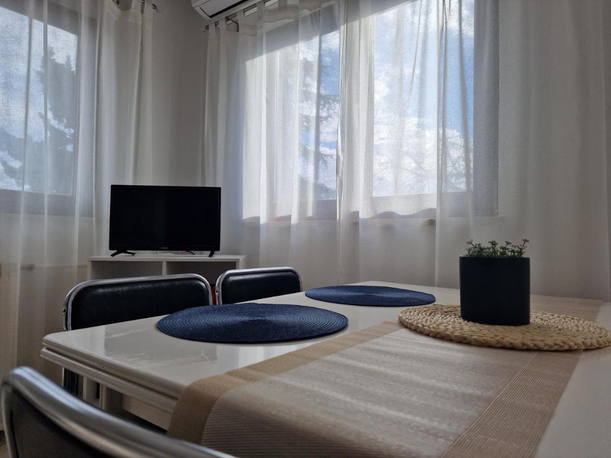 Apartments Katarina - New Renovated روفينج المظهر الخارجي الصورة