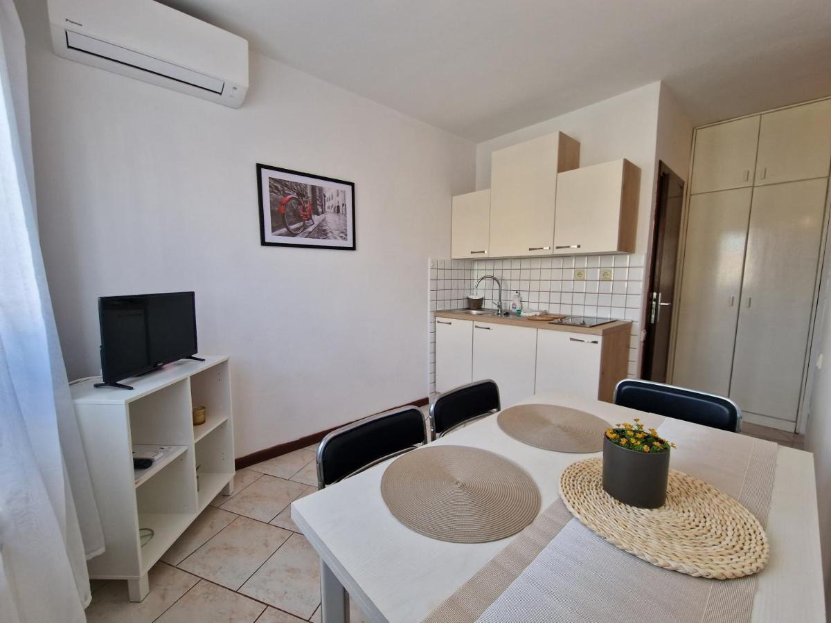 Apartments Katarina - New Renovated روفينج المظهر الخارجي الصورة