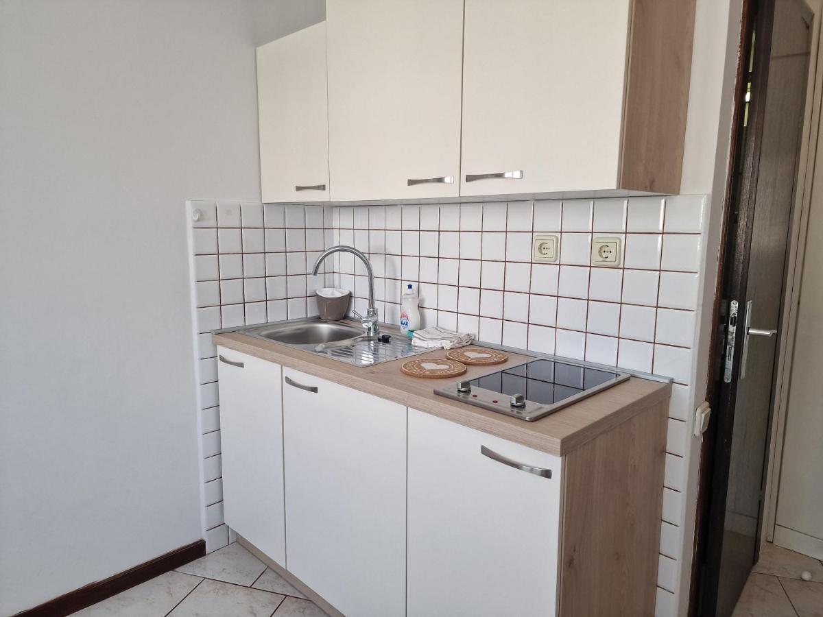 Apartments Katarina - New Renovated روفينج المظهر الخارجي الصورة