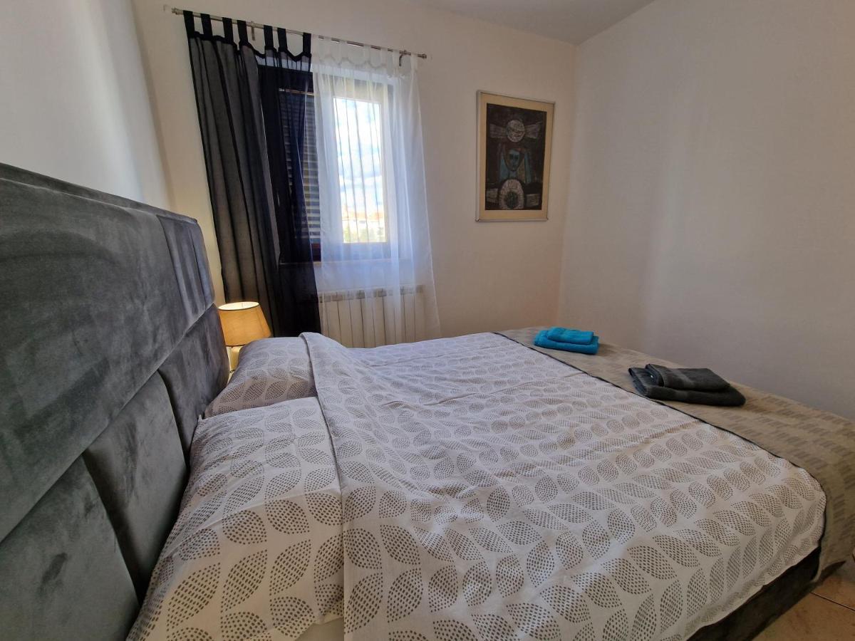 Apartments Katarina - New Renovated روفينج المظهر الخارجي الصورة