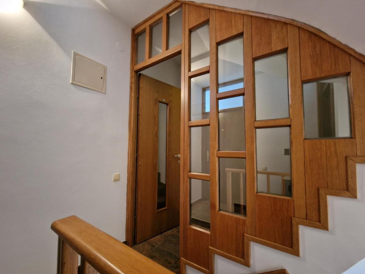 Apartments Katarina - New Renovated روفينج المظهر الخارجي الصورة
