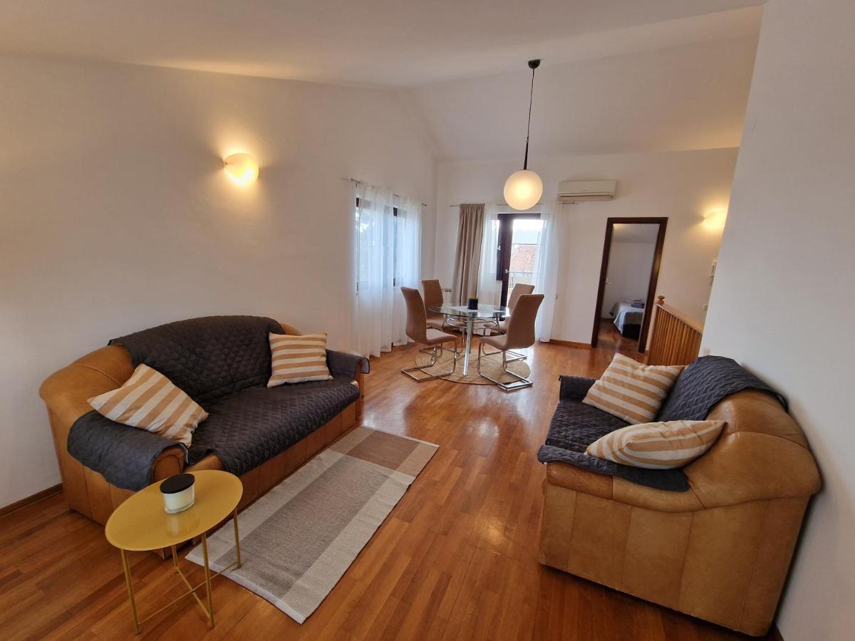 Apartments Katarina - New Renovated روفينج المظهر الخارجي الصورة