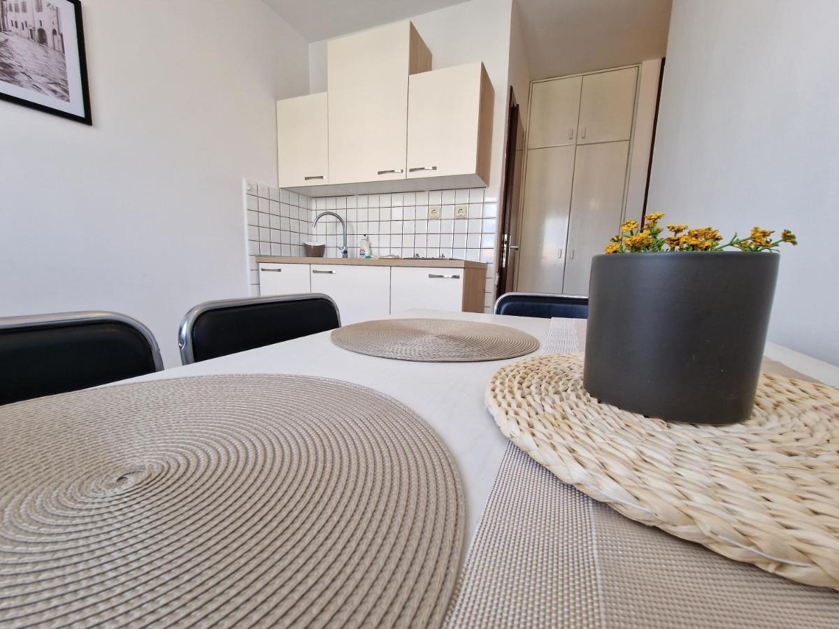 Apartments Katarina - New Renovated روفينج المظهر الخارجي الصورة