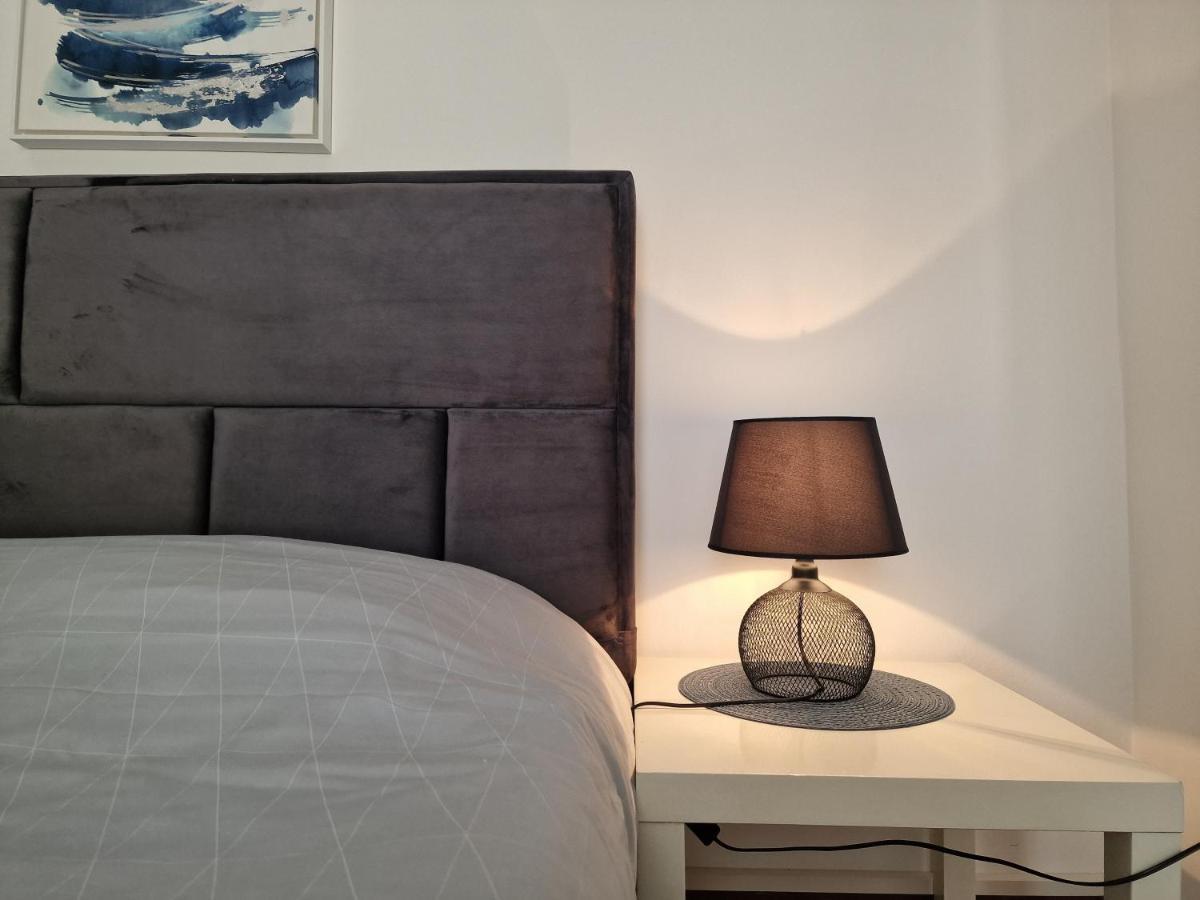 Apartments Katarina - New Renovated روفينج المظهر الخارجي الصورة