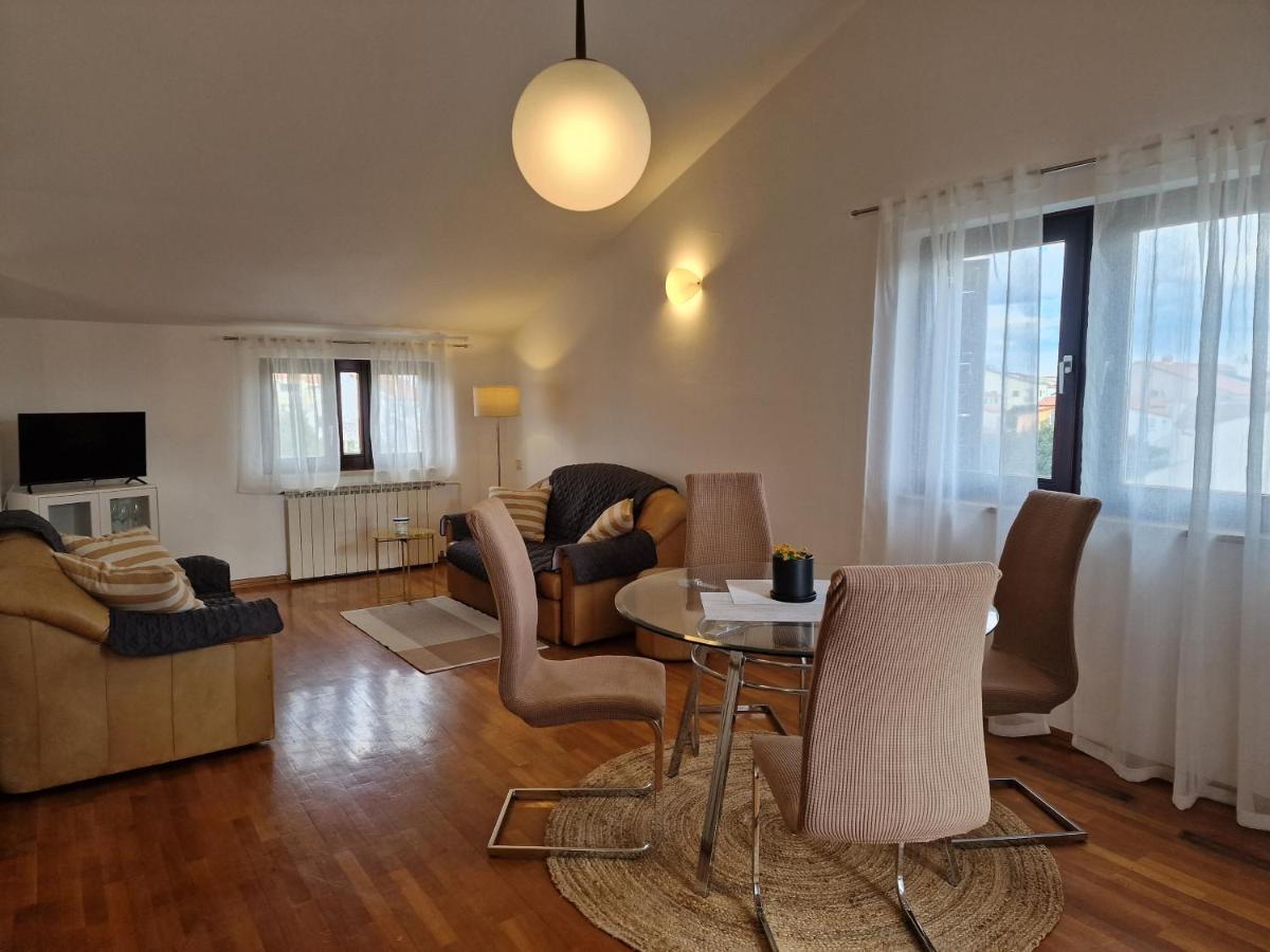 Apartments Katarina - New Renovated روفينج المظهر الخارجي الصورة