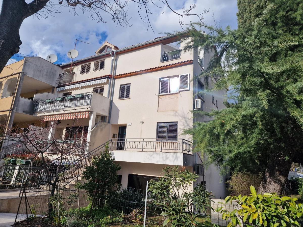 Apartments Katarina - New Renovated روفينج المظهر الخارجي الصورة